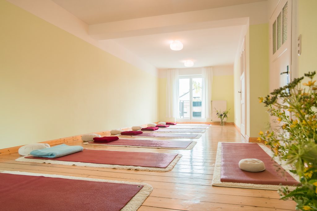 Yoga-Achtsamkeit-Bonn | Blick Richtung Garten